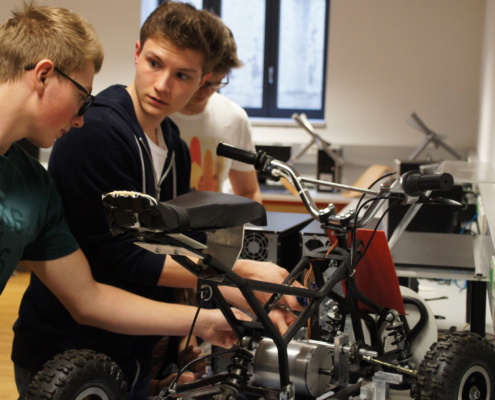 Bei der Arbeit am e-Quad Foto: © IONICA